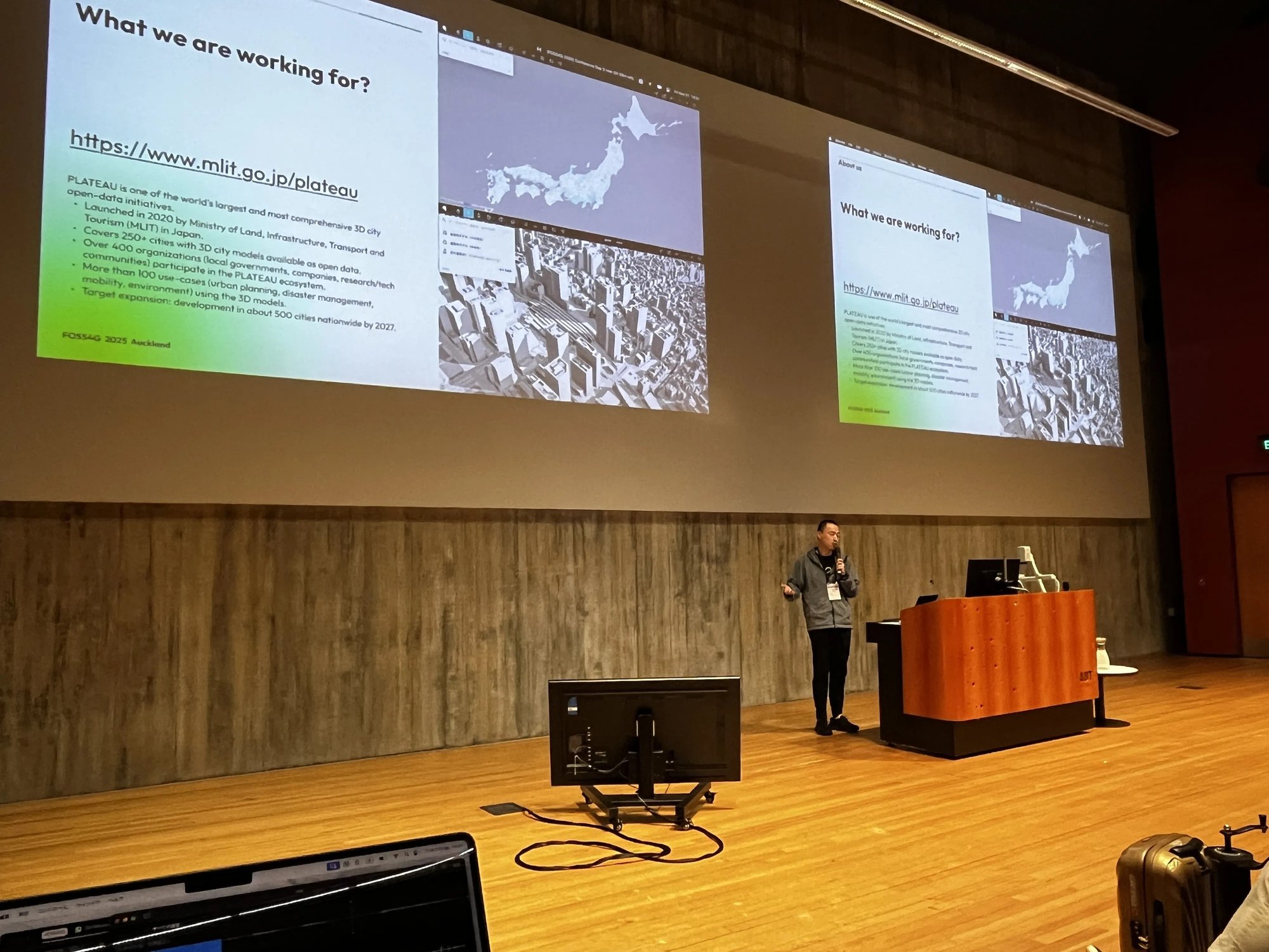 FOSS4G 2025 奥克兰大会现场演讲